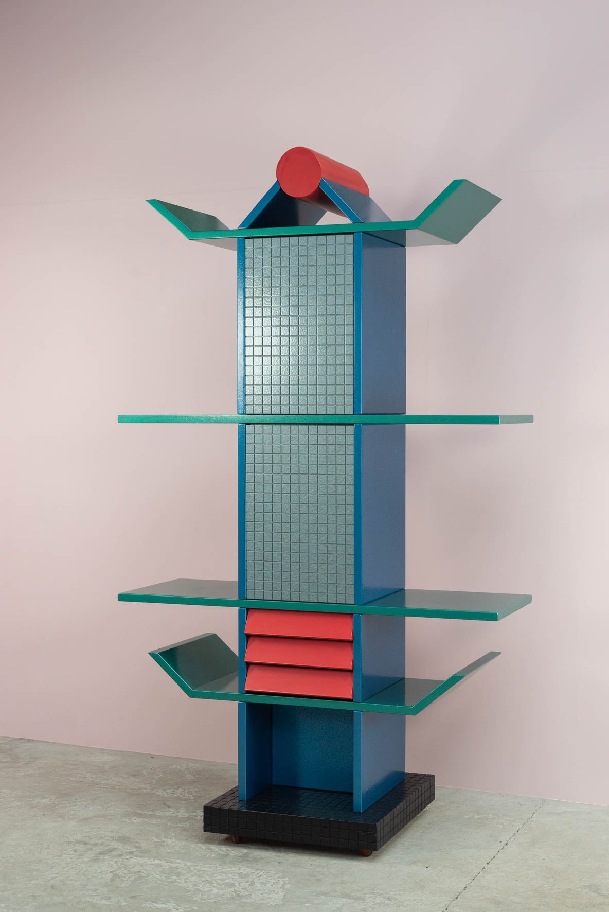 Post-modern, Memphis bookcase 'Totem' by the Italian 'Studio Mundici', 1980
