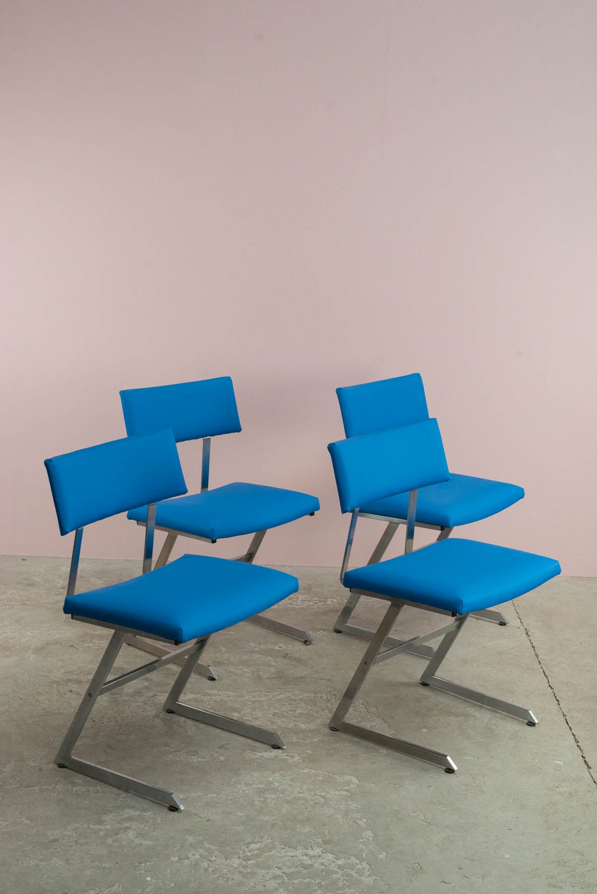 Set of 4 reupholstered z-shaped vintage chaires