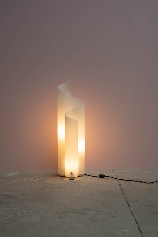 ‘Mezzachimera’ table lamp by Vico Magistretti for Artemide