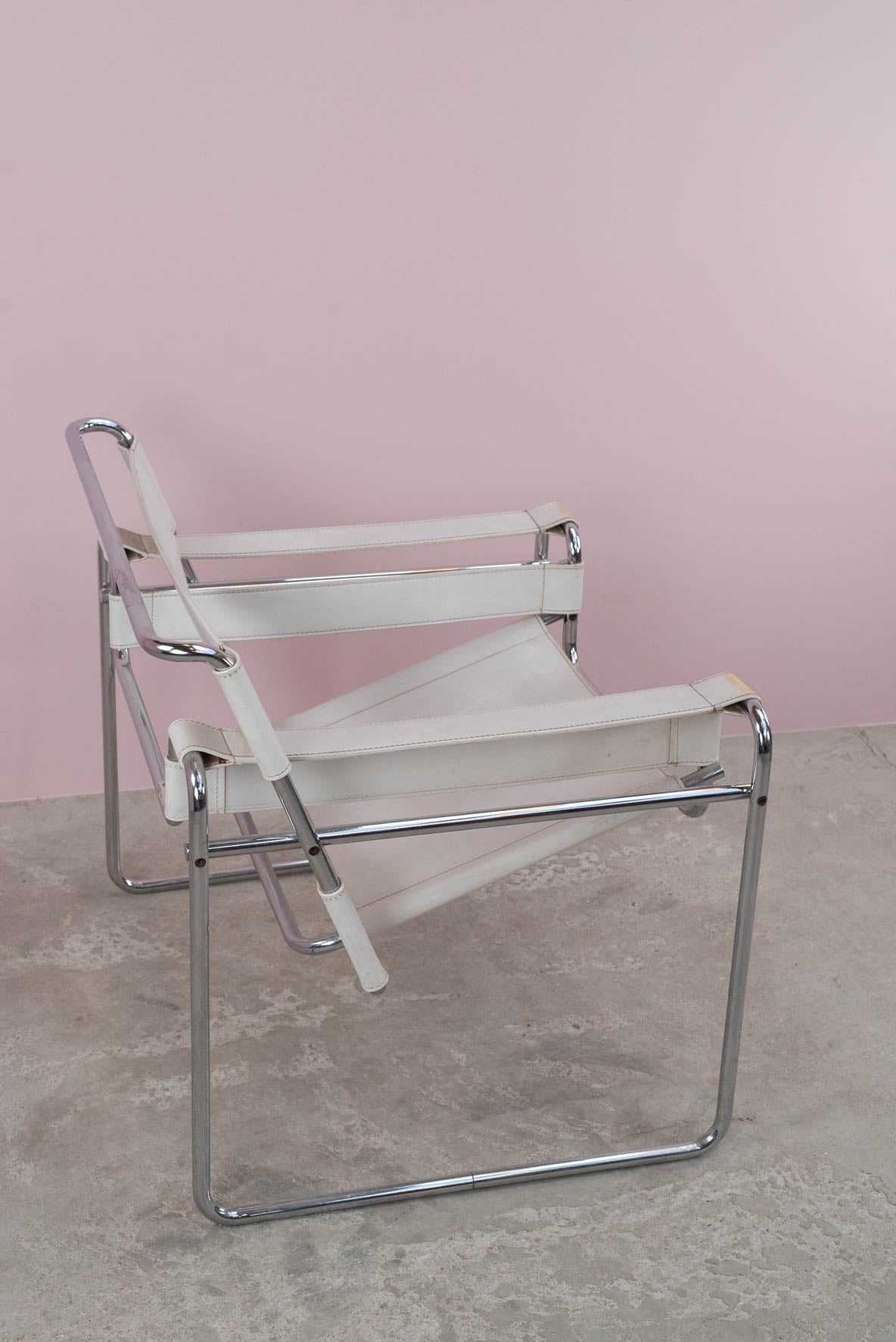 White wassily chair B3 by Marcel Breuer for Bononia