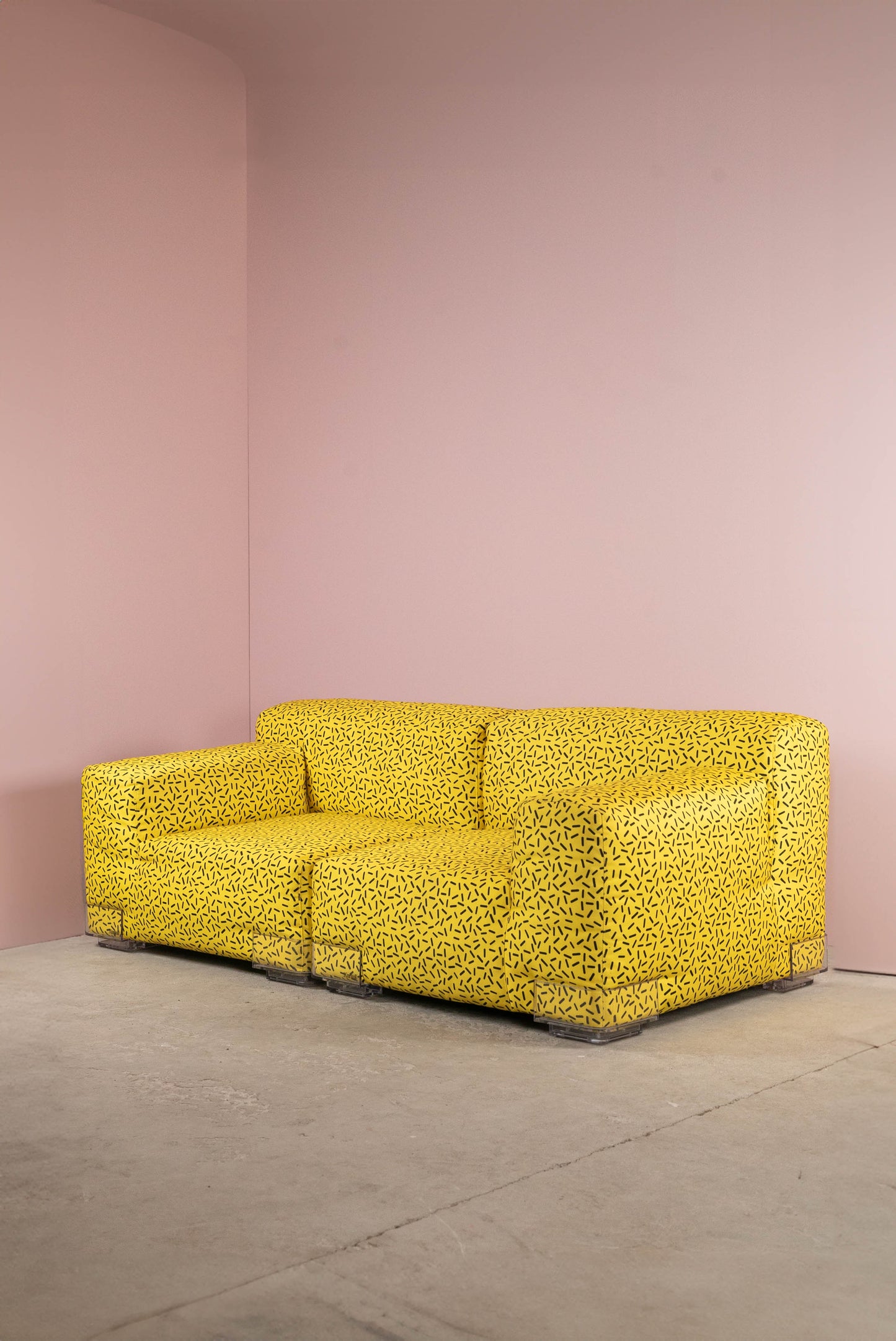 ‘Plastics sofa’ editie ‘Plastics Memphis’ door Kartell door Piero Lissoni