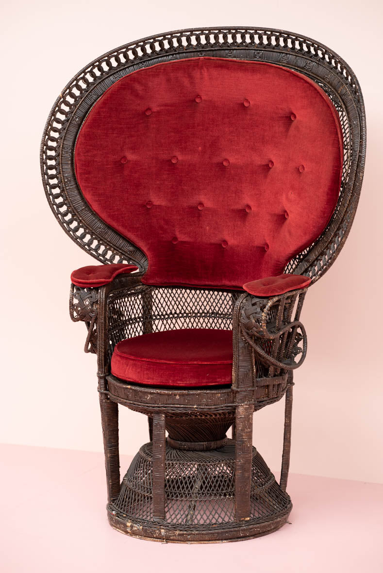 Pauwenstoel / Emanuelle chair met stoffen bekleding